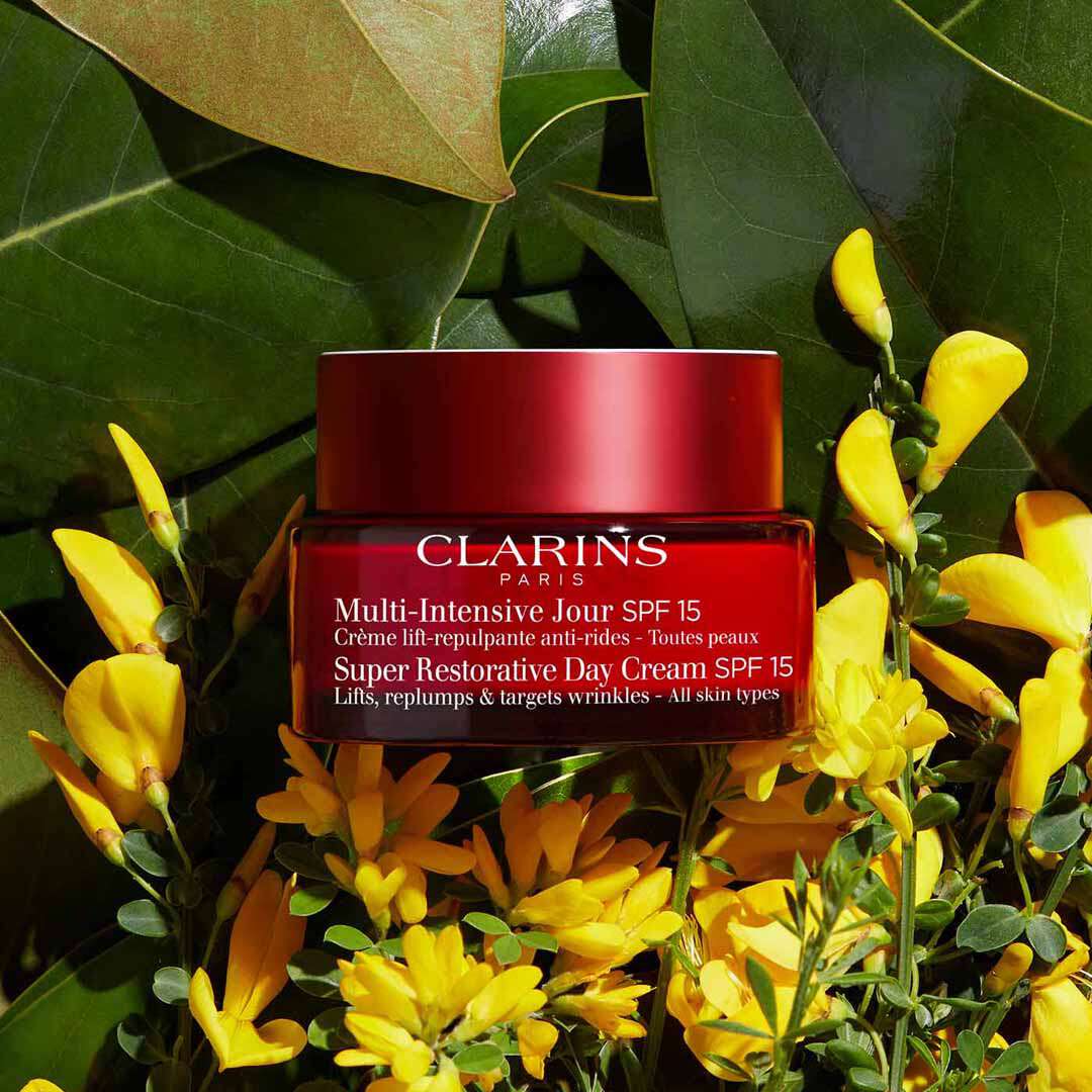 Clarins Super Restorative Day Cream SPF 15 50 Ml - Fredrik & Louisa