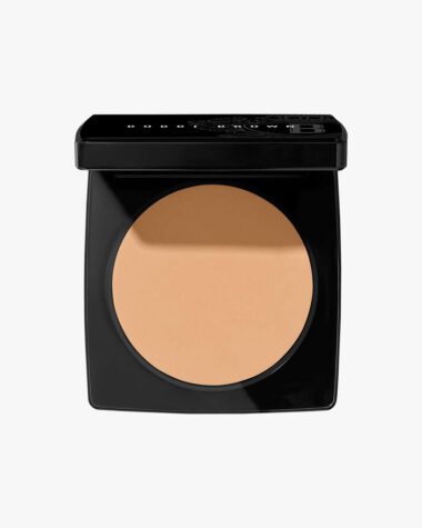 Produktbilde for Sheer Finish Pressed Powder 9 g - 06 Warm Natural hos Fredrik & Louisa