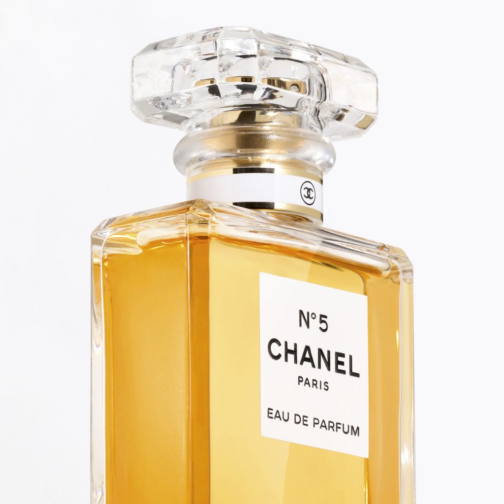 CHANEL N°5 Eau De Parfum Spray - Fredrik & Louisa
