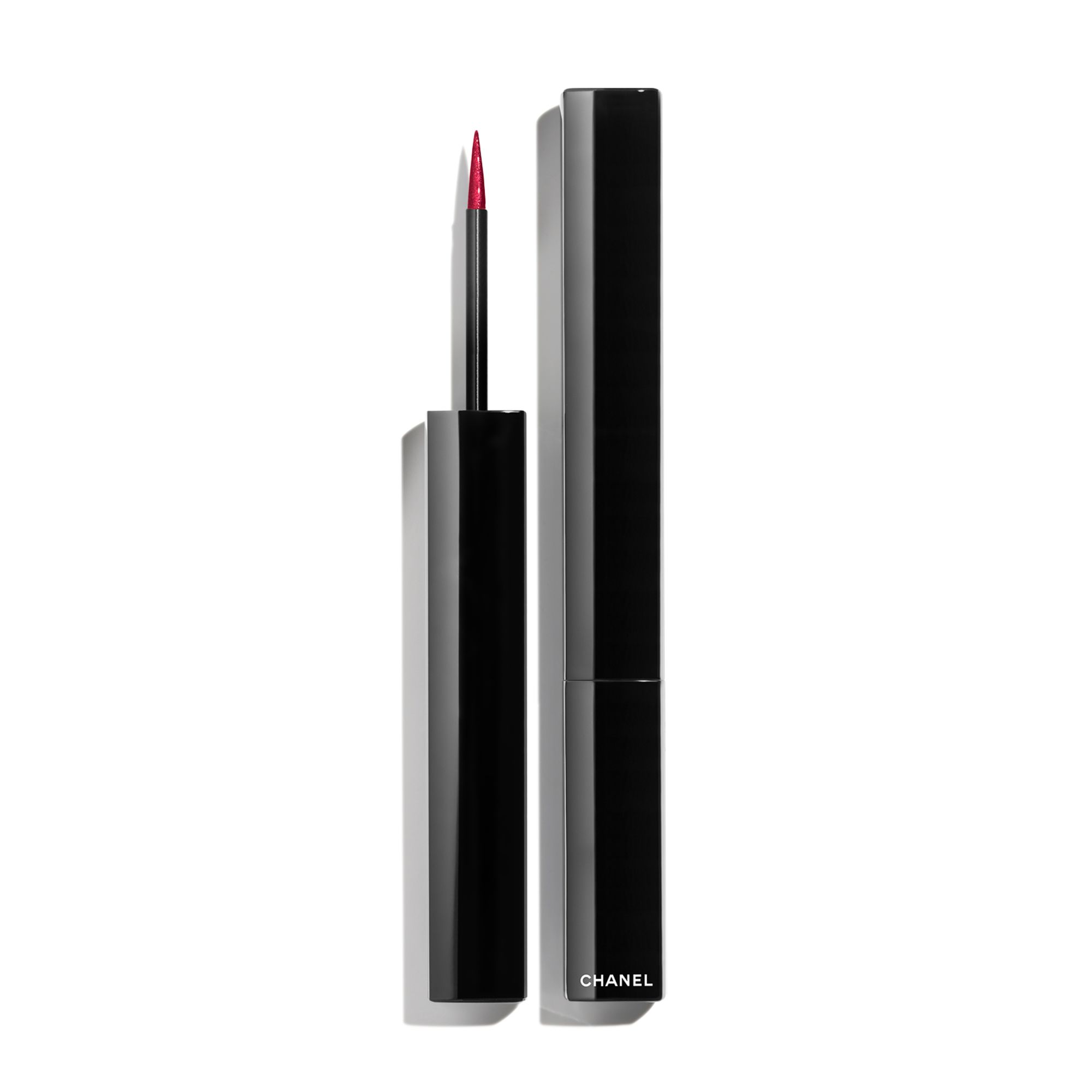 LE LINER DE CHANEL (Farge: 544 - ECARLATE)