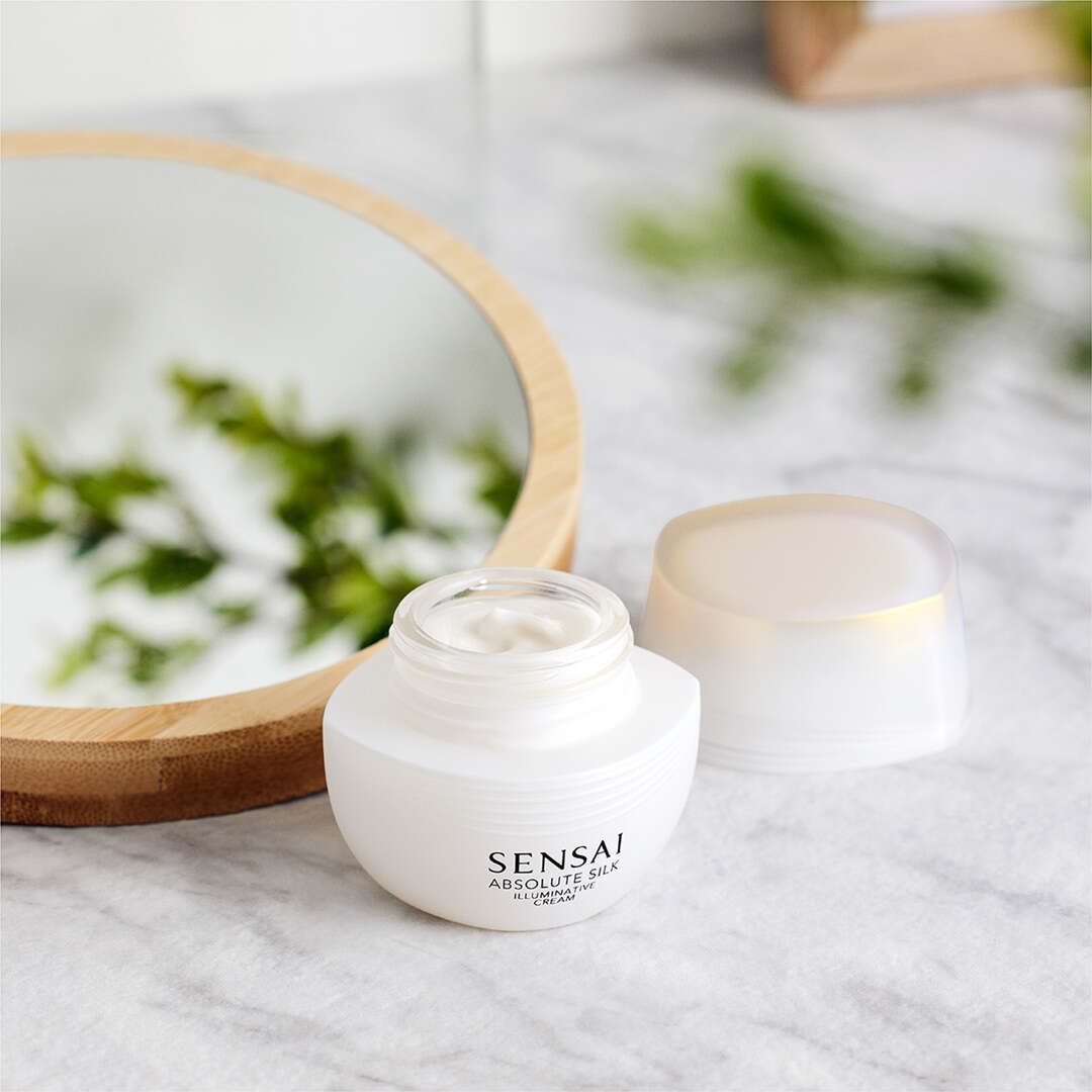Sensai Absolute Silk Illuminative Cream 40 ml - Fredrik & Louisa